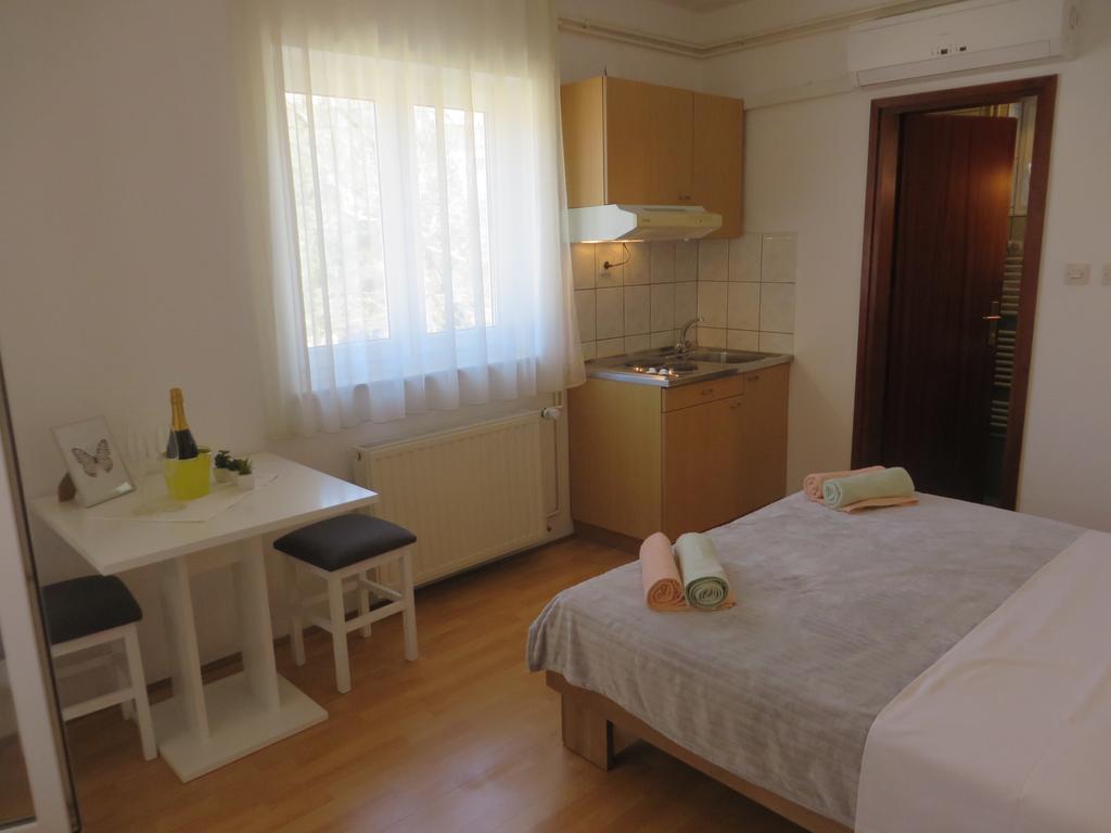 Apartments Karaba Pakoštane Exterior foto