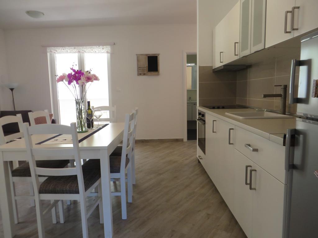 Apartments Karaba Pakoštane Exterior foto