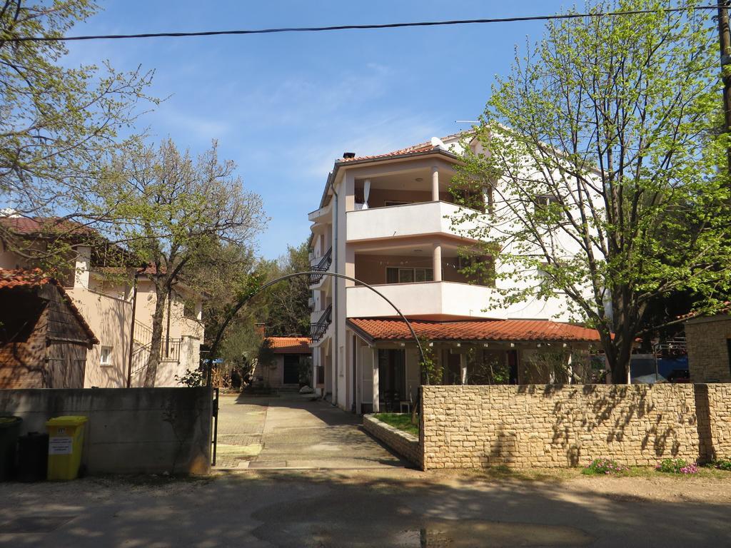 Apartments Karaba Pakoštane Exterior foto