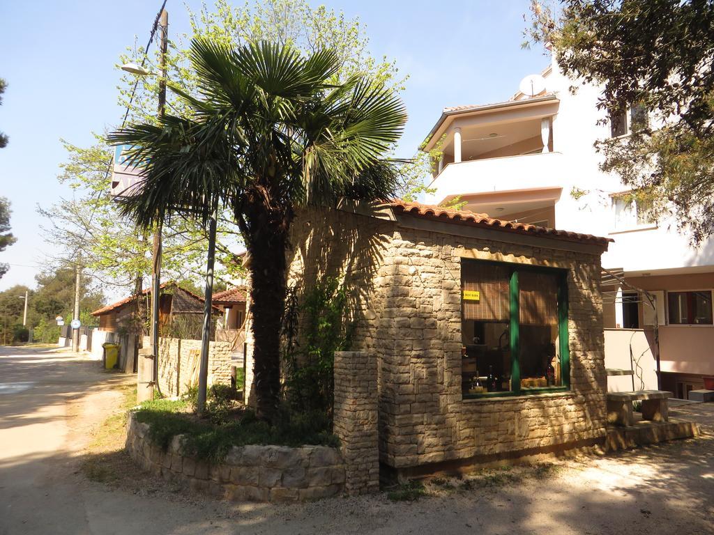 Apartments Karaba Pakoštane Exterior foto