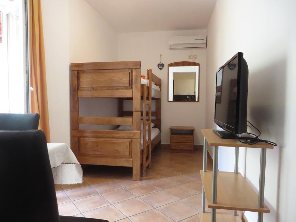 Apartments Karaba Pakoštane Exterior foto